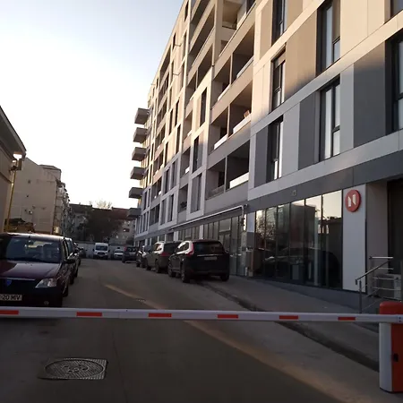 Luxury Lavender Gorgeous Terrace Free Undg Parking Apartment *