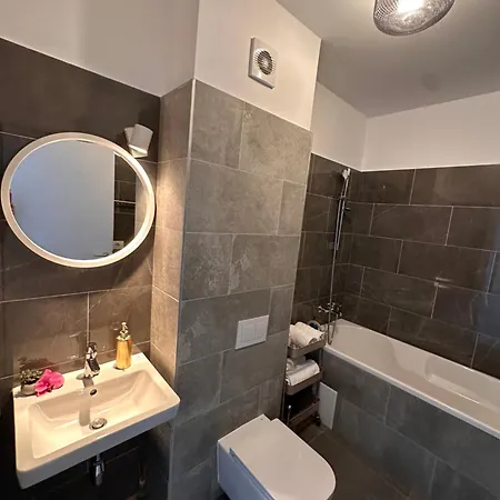 Luxury Lavender Gorgeous Terrace Free Undg Parking *