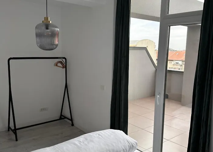 Luxury Lavender Gorgeous Terrace Free Undg Parking