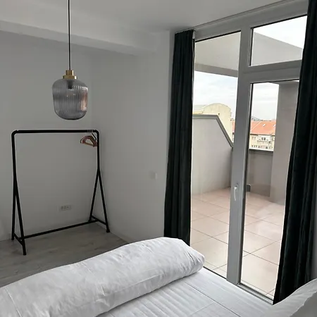 Luxury Lavender Gorgeous Terrace Free Undg Parking