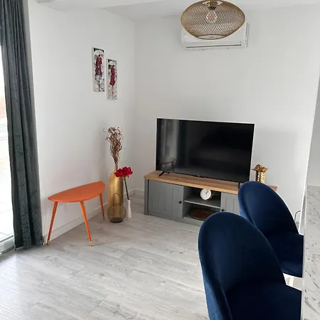 Luxury Lavender Gorgeous Terrace Free Undg Parking